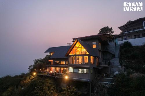 StayVista at Bourbon Sky with Bonfire BBQ Lawn in Mussoorie, India