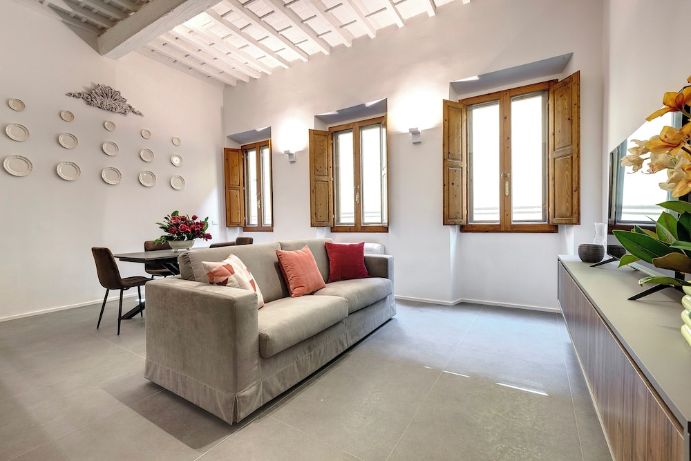 Venere & Zefiro Apartments by Mamo Florence — 4-Star Luxury Hotel in Florence, Italy