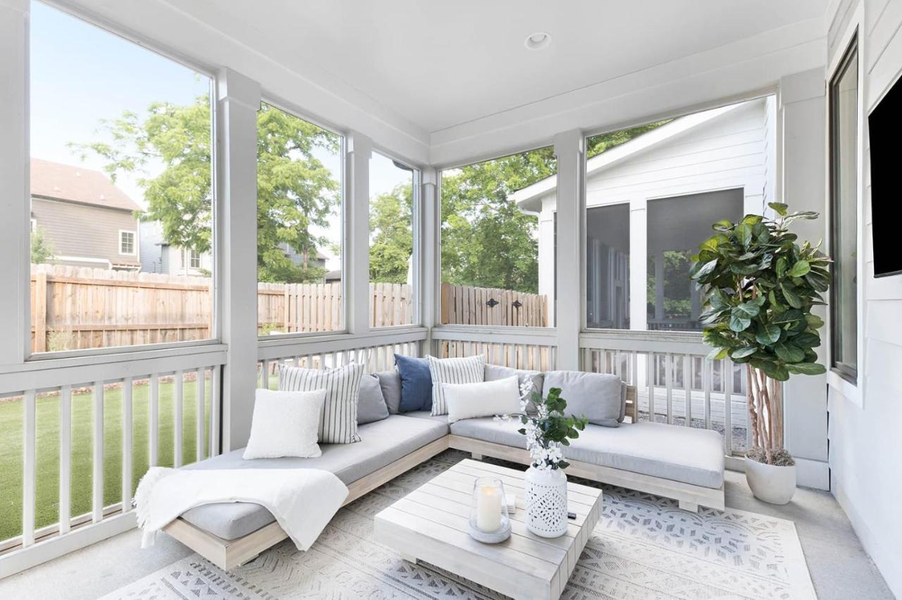 The Hadley House Cozy Porch & Fenced in Backyard — 4-Star Luxury Hotel in Nashville, United States