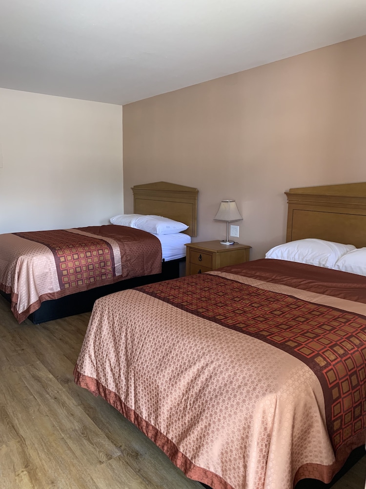 Towne Inn - photo 6