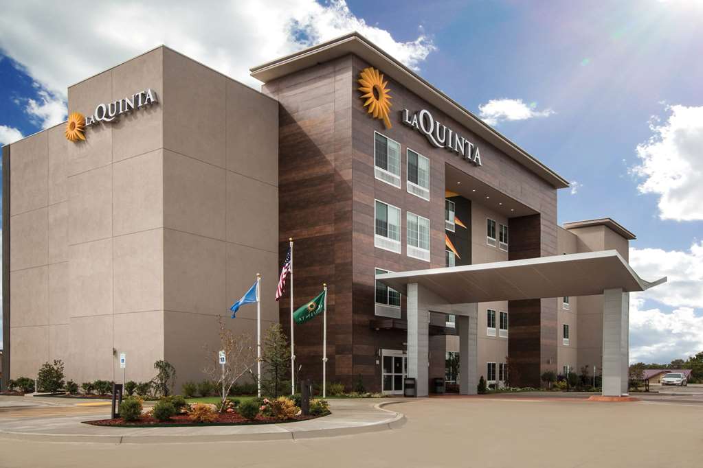 La Quinta Inn & Suites by Wyndham Owasso - featured photo