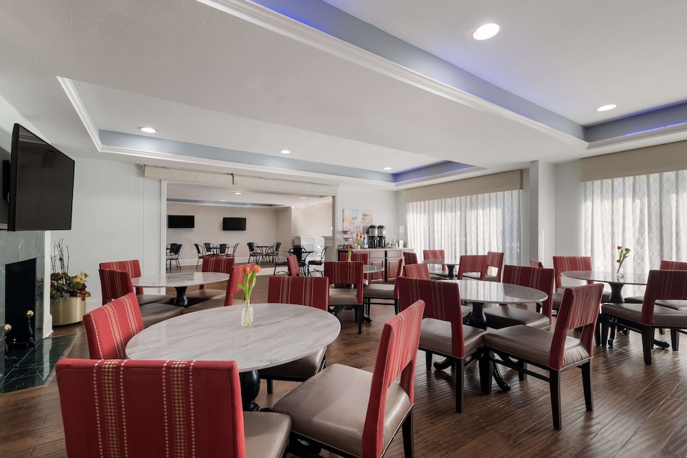 Comfort Suites Plano East Richardson - photo 59