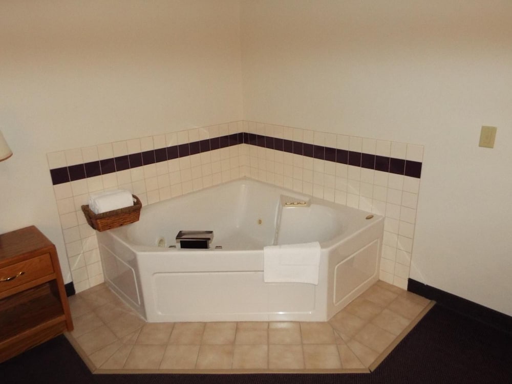 FairBridge Inn & Suites in Thorp WI - photo 21