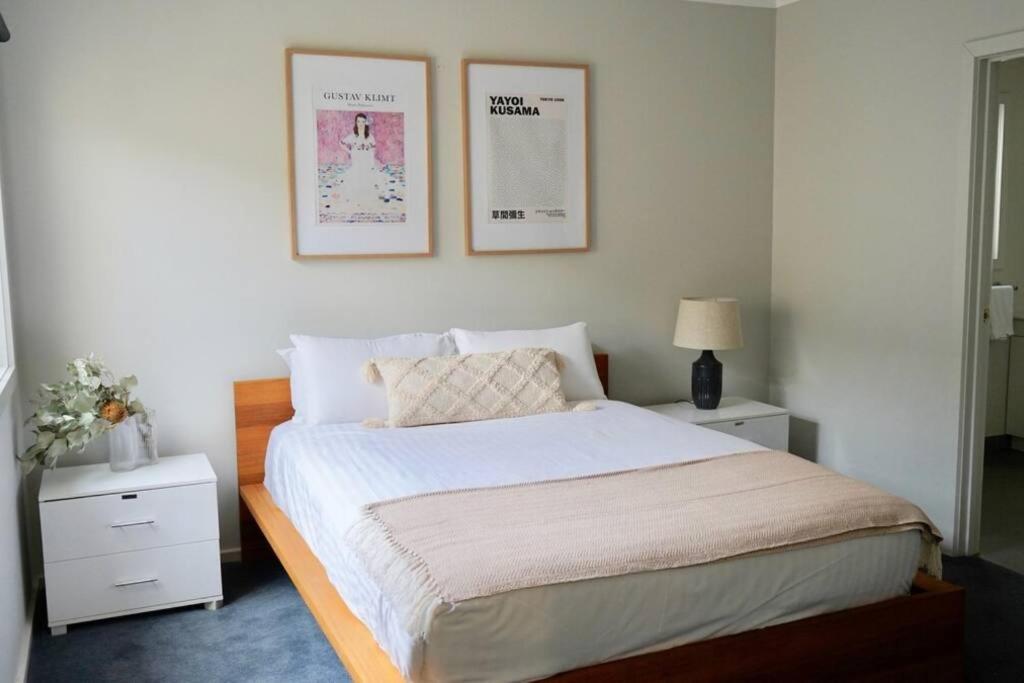Honeysuckle St Cottage. Central Location. Sleeps 8 — 4-Star Luxury Hotel in Bendigo, Australia