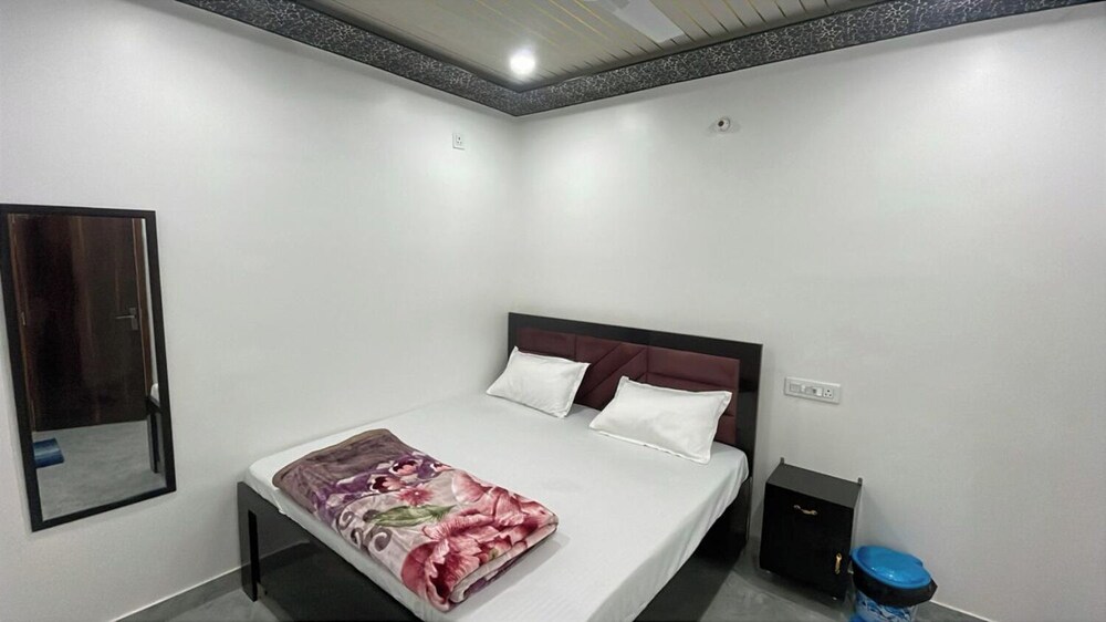 Janki Palace Hotel & Restaurant - last minute hotel in Ajodhya