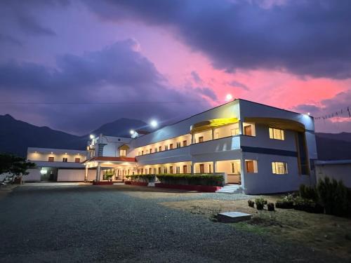 The Mount View Castle Hotels And Resorts