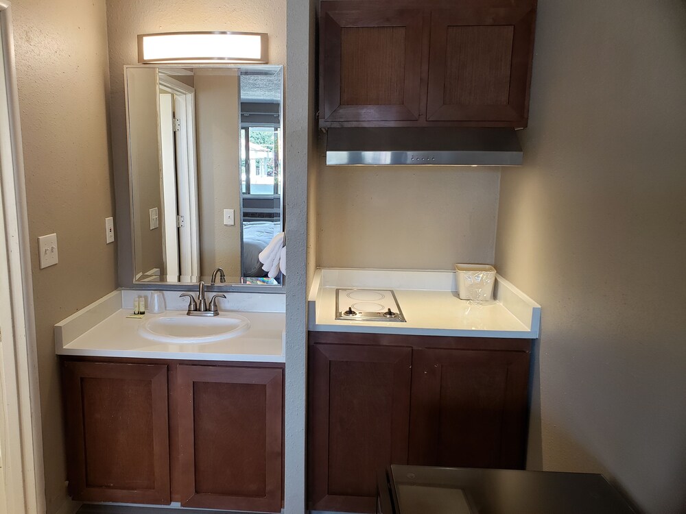 Yakima Valley Inn - photo 15
