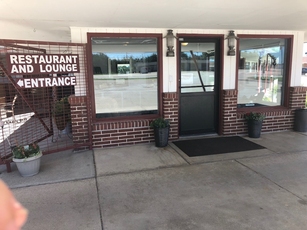 Raine Motel - photo 3