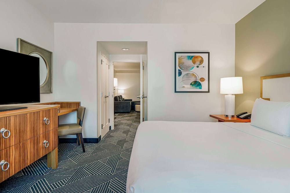 Embassy Suites Houston Downtown - photo 12