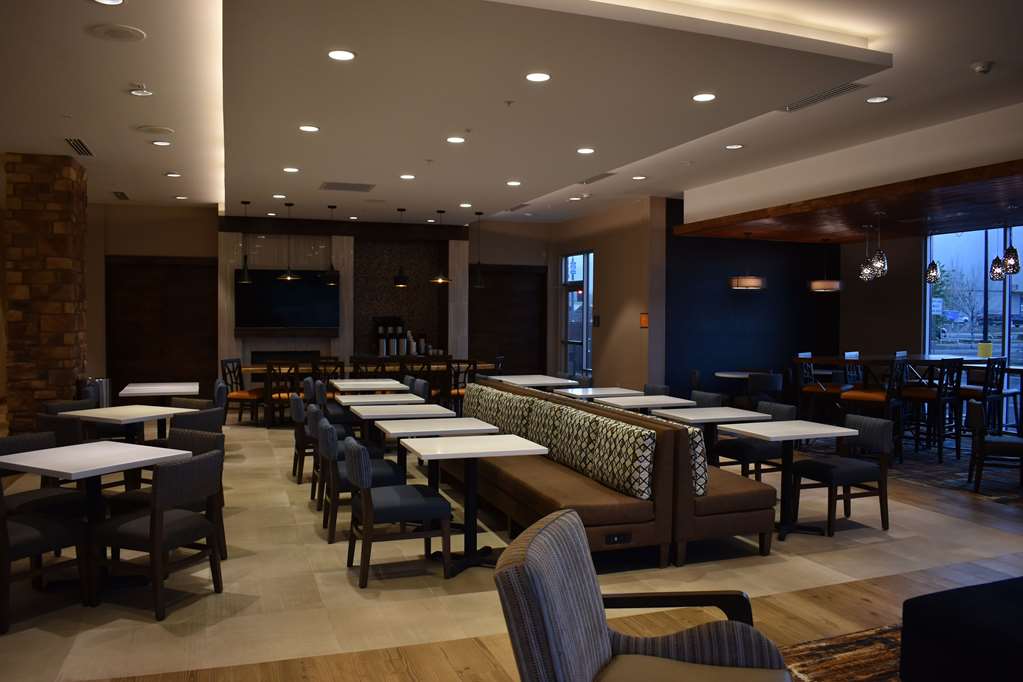 La Quinta Inn & Suites by Wyndham Flagstaff East I - photo 5