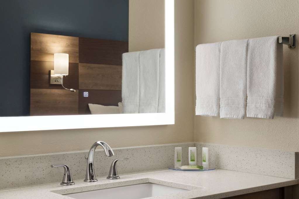 AmericInn by Wyndham Dodgeville - photo 18