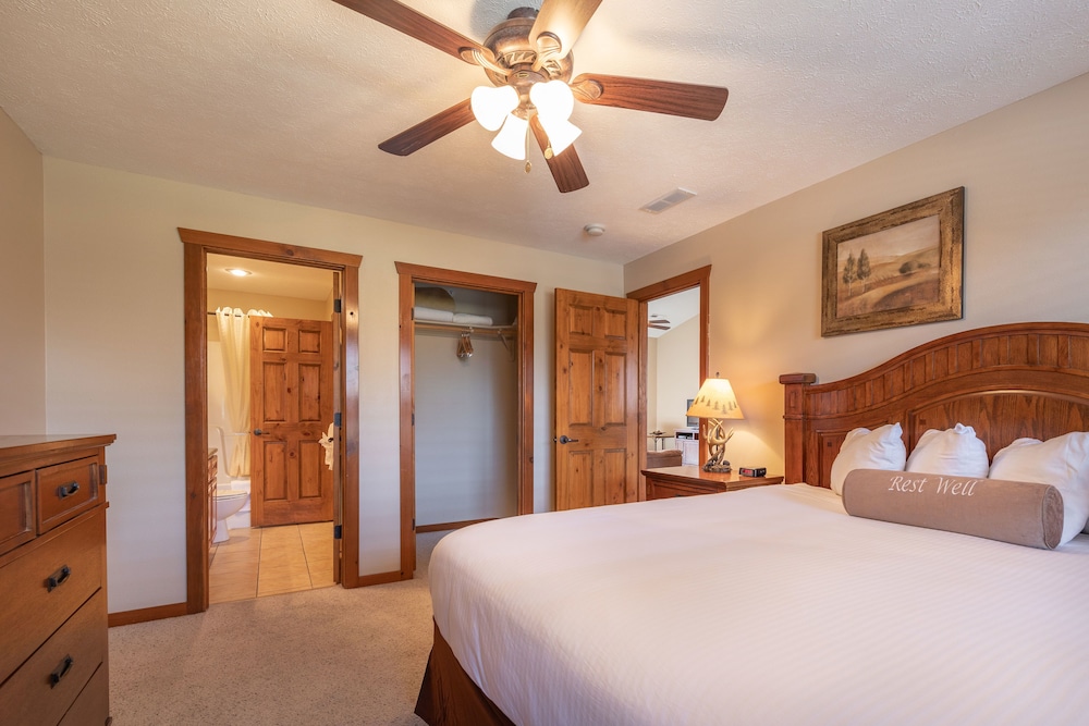 Lodges At Table Rock - photo 8