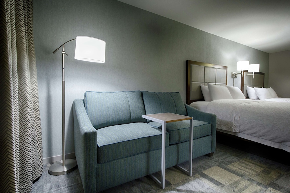 Hampton Inn Salina - photo 15