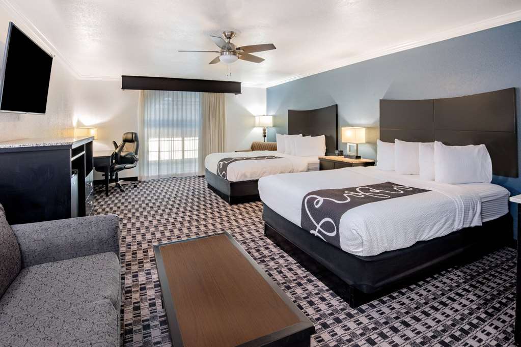 La Quinta Inn & Suites by Wyndham Dalhart - photo 66