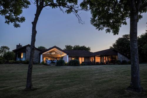 Kingsley Lake View & Paddocks A group retreat with hot tub sports bars & spectacular lake views in the Mendip Hills AONB in Bristol, United Kingdom