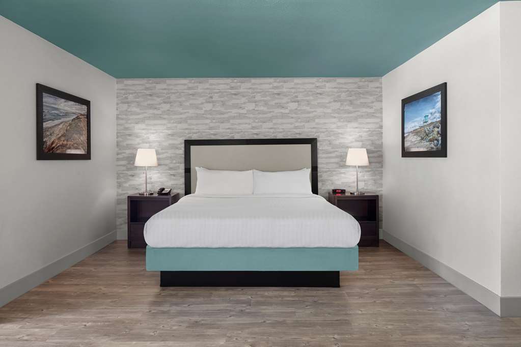 Carlsbad By The Sea Hotel - photo 20