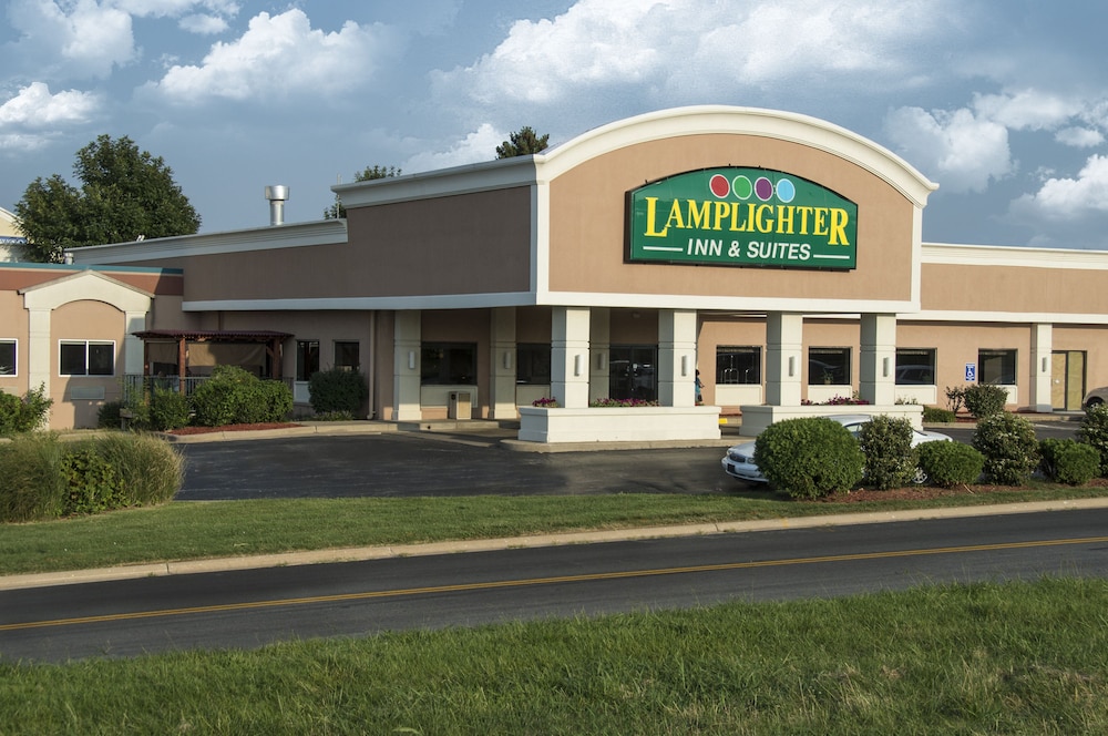 Lamplighter Inn & Suites North - photo 40