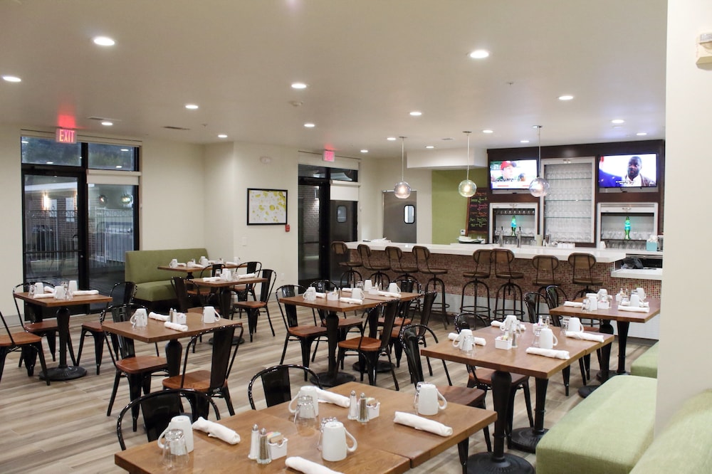 Holiday Inn & Suites Dallas Addison by IHG - photo 32