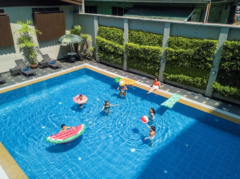 Tropicana Suites Residence Hotel