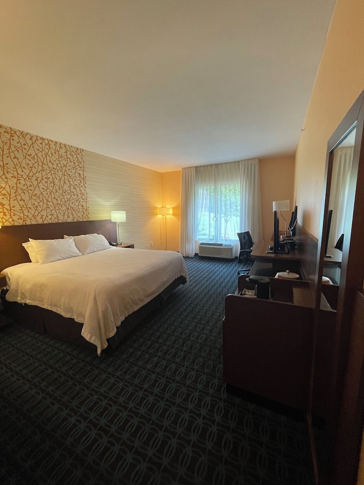 Fairfield Inn & Suites Athens - photo 4