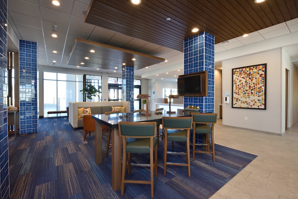 Holiday Inn Express & Suites Spring Woodlands Area by IHG - photo 45