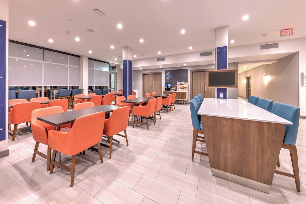 Holiday Inn Express & Suites Austin Airport East by IHG - photo 54