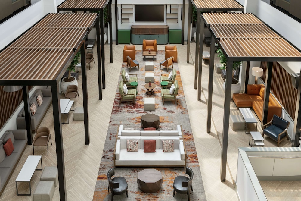 Embassy Suites by Hilton Philadelphia Valley Forge - photo 3