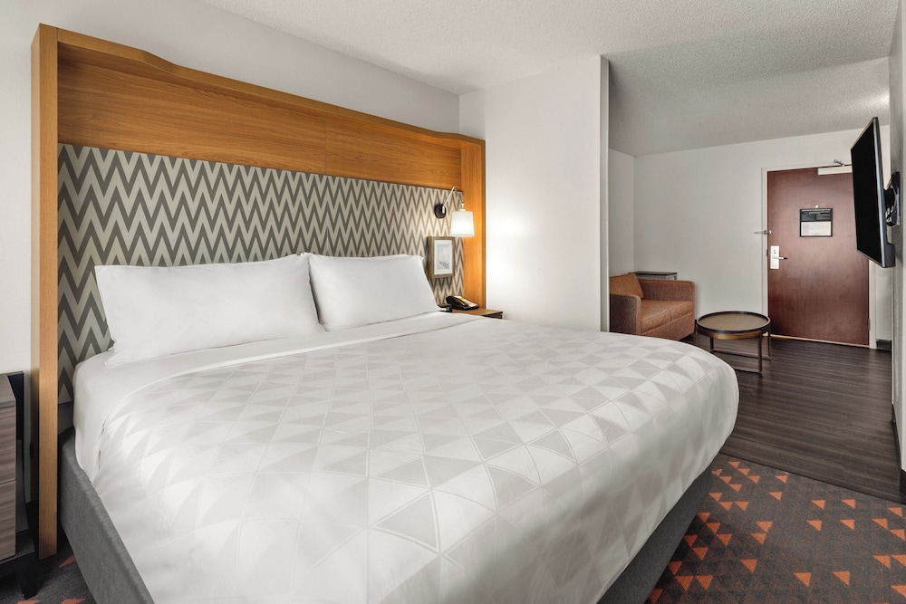 Holiday Inn & Suites Bothell by IHG - photo 7