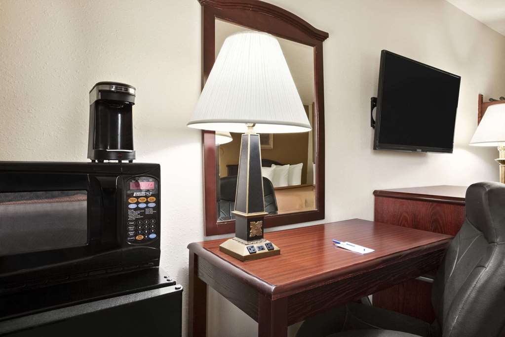 Travelodge by Wyndham La Porte Michigan City Area - photo 10