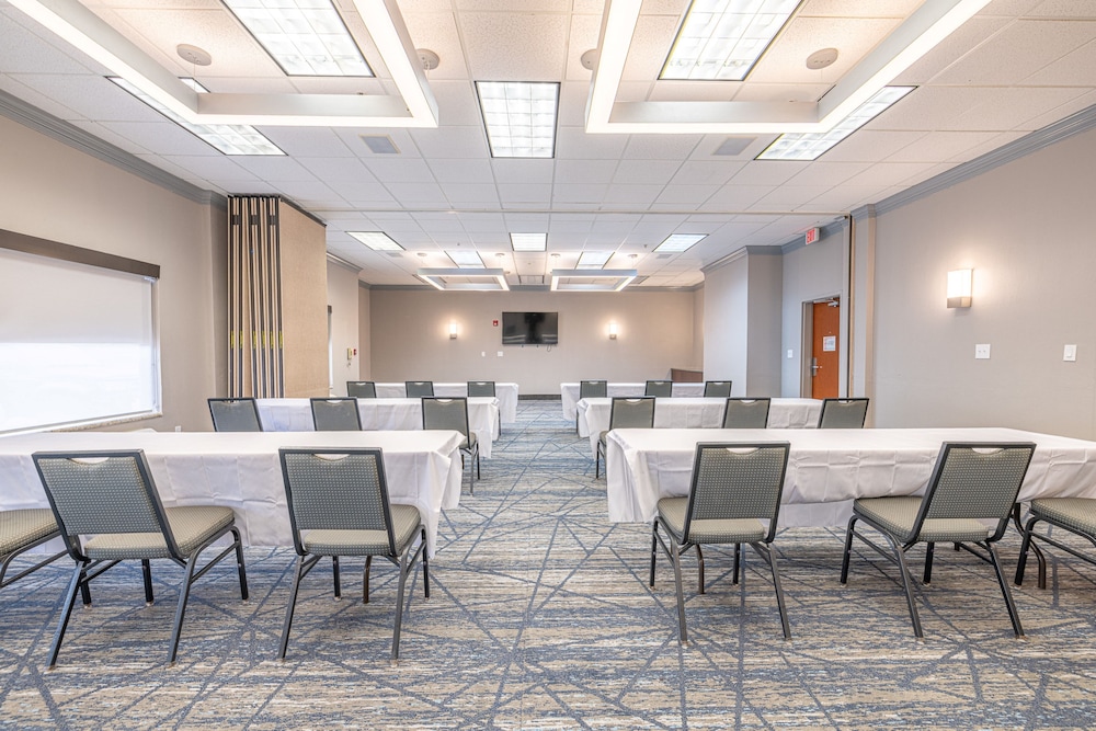 Holiday Inn Express & Suites College Station by IHG - photo 60