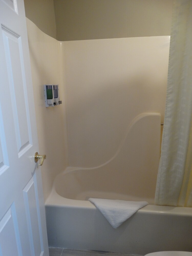 Deerfield Inn - photo 12
