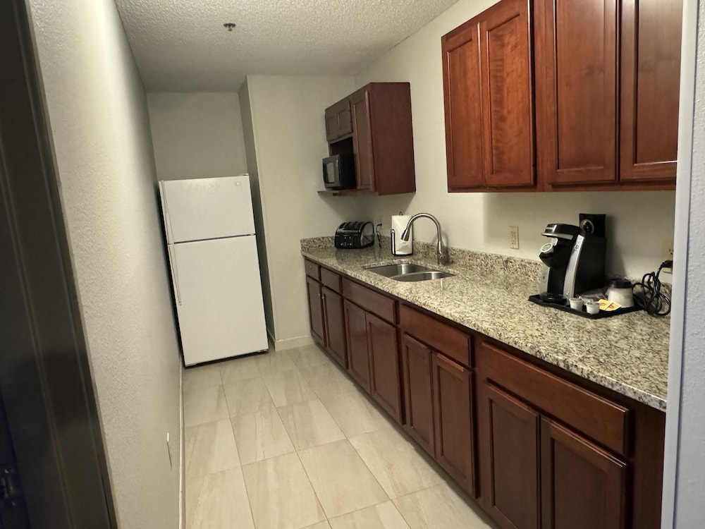 Holiday Inn Express Hotel & Suites St. Paul Woodbury by IHG - photo 37