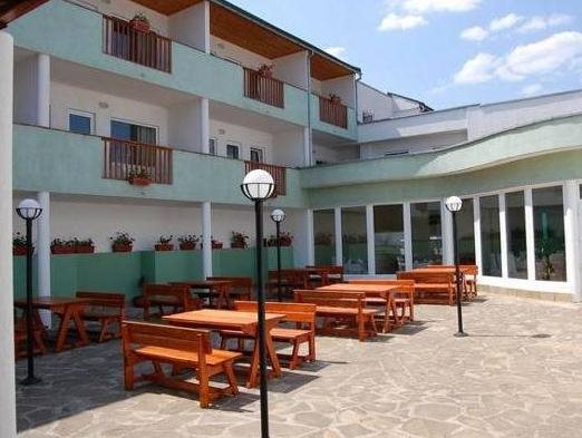 Hotel Seasons - carbon neutral hotel in Tryavna