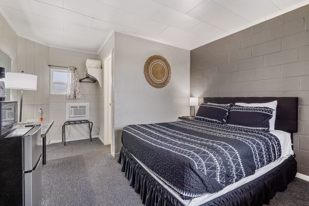 Selkirk Motel - photo 20