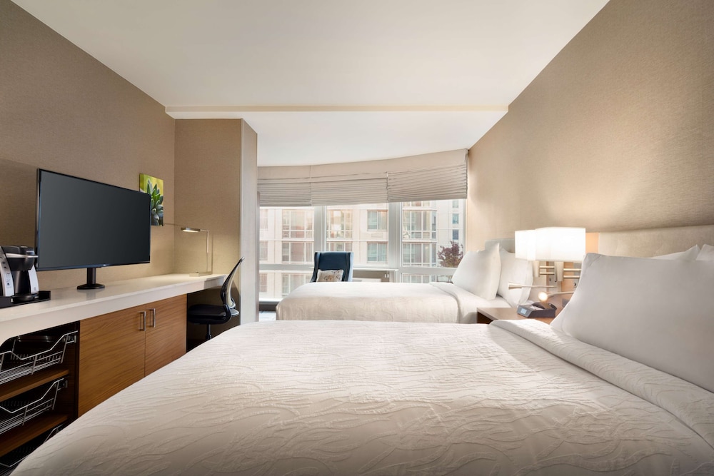 Hilton Garden Inn New York Times Square South - photo 16