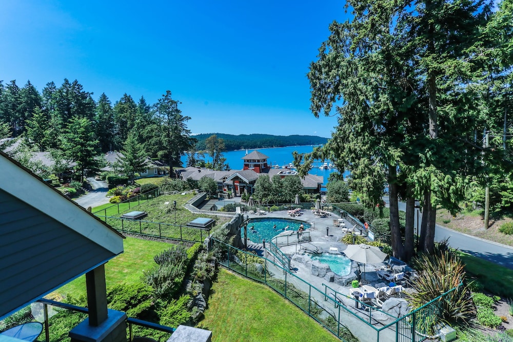 Poets Cove Resort & Spa in Vancouver, Canada