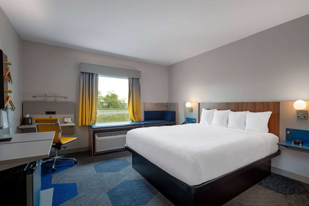 Microtel Inn & Suites by Wyndham Winchester - photo 21