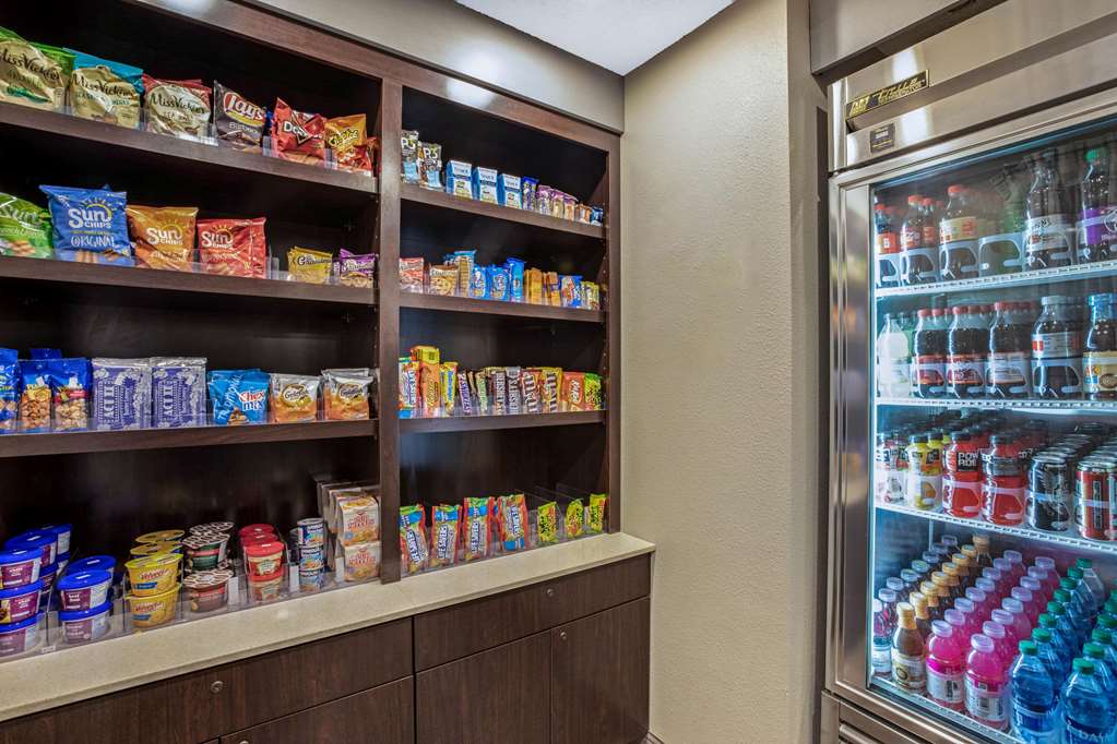 La Quinta Inn & Suites by Wyndham N Little Rock McCain Mall - photo 43