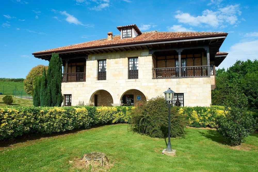 Hotel Siglo Xviii in Santillana, Spain