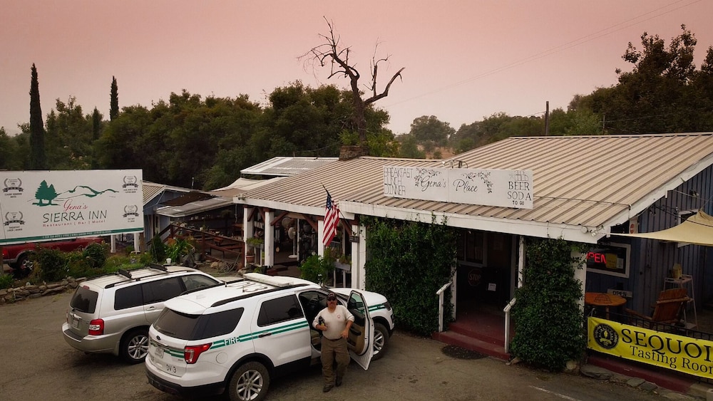 Gena's Sierra Inn & Restaurant - photo 115