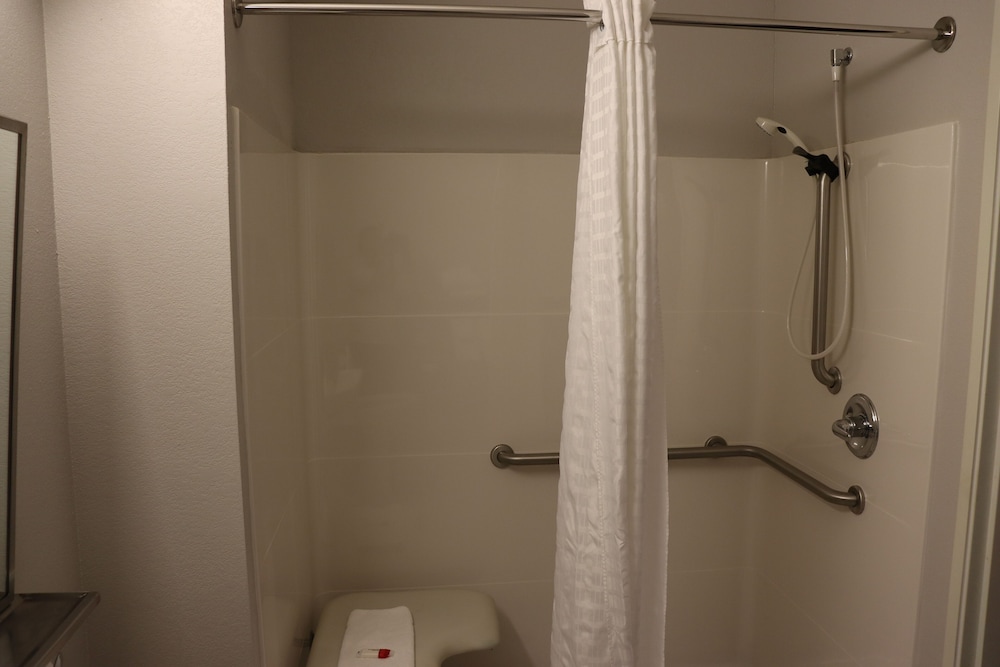 Microtel Inn & Suites by Wyndham Columbus Near Fort Benning - photo 27
