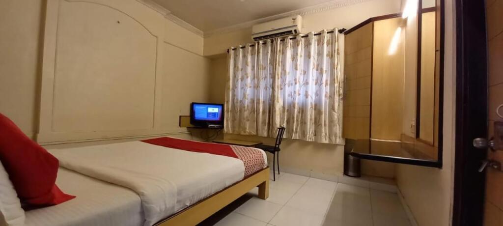 Hotel Suraj Classic — Pune — photo 3