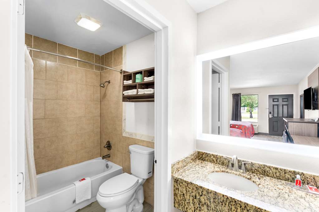 Magnuson Hotel Ocean Springs - photo 31