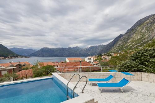 Nada's Ap with Pool and Sea View — 4-Star Luxury Hotel in Kotor, Montenegro