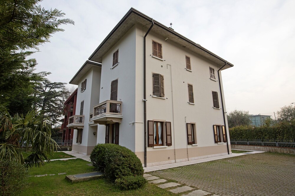 Elena Studios - carbon neutral hotel in Panormos