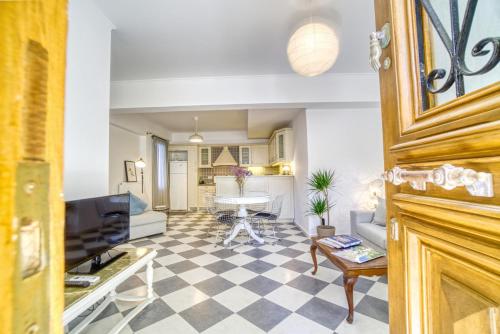 Stylish and Cozy Home in Andros Town by Explore Andros — 4-Star Luxury Hotel in Andros, Greece