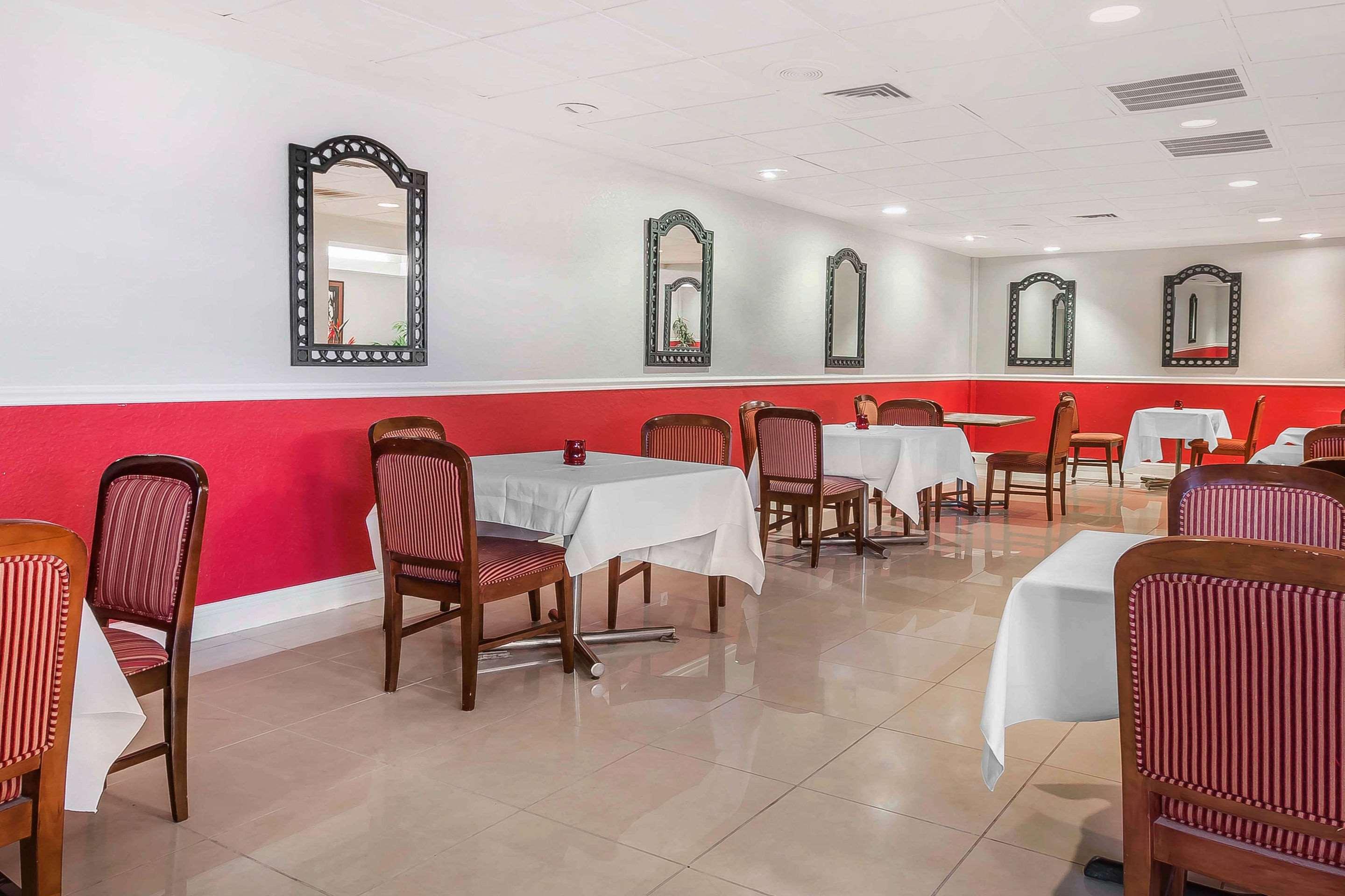 Clarion Hotel Orlando International Airport