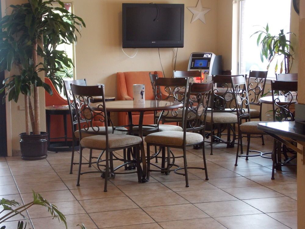 Travelodge San Antonio Downtown - photo 10