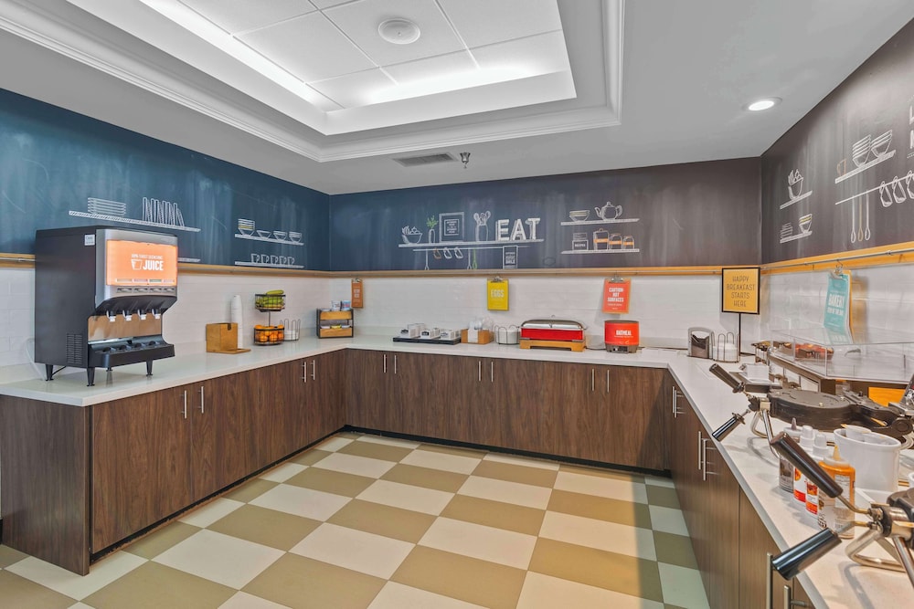 Hampton Inn Atlanta Woodstock - photo 31