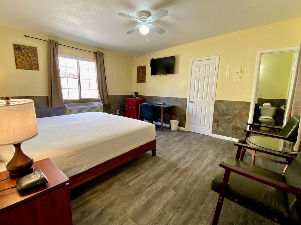 Europa Inn & Suites - photo 15